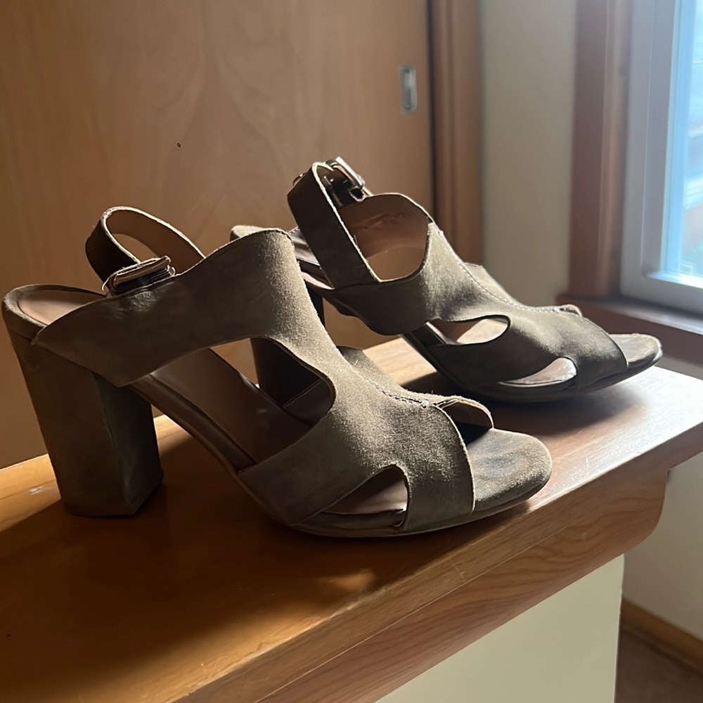Well-loved olive gray block heel sandals - Size 7